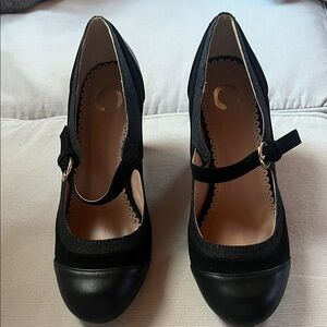 Chic Black Mary Jane Heels